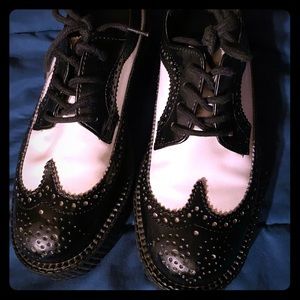 Leather wing tip TUK woman’s size 6